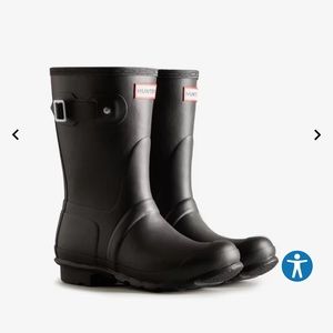 matte Black insulated hunter boots